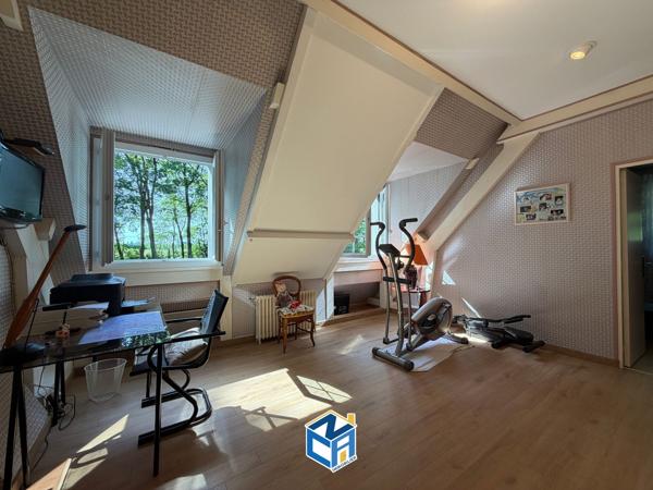 MAISON 4 CHAMBRES - SOUS-SOL COMPLET - VÉRANDA - TERRAIN ARBORÉ 4522M2