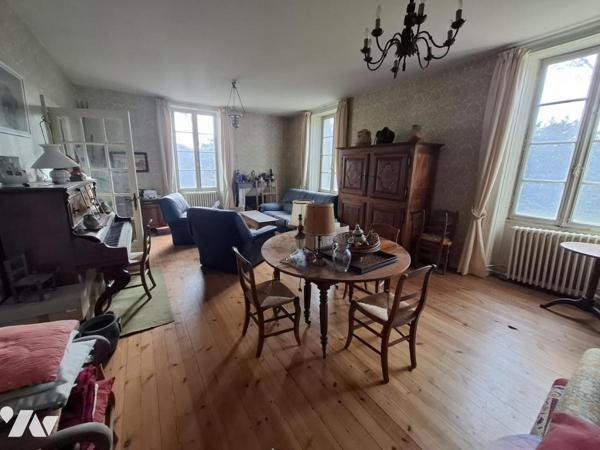 A VAL DE COGNAC - Maison de maître de 228m² hab sur 11 435m² de parc et 150m² de dépendances