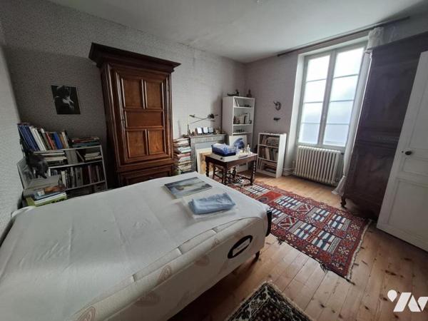 A VAL DE COGNAC - Maison de maître de 228m² hab sur 11 435m² de parc et 150m² de dépendances