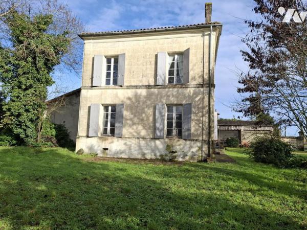 A VAL DE COGNAC - Maison de maître de 228m² hab sur 11 435m² de parc et 150m² de dépendances