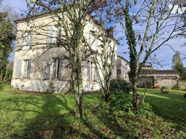 A VAL DE COGNAC - Maison de maître de 228m² hab sur 11 435m² de parc et 150m² de dépendances