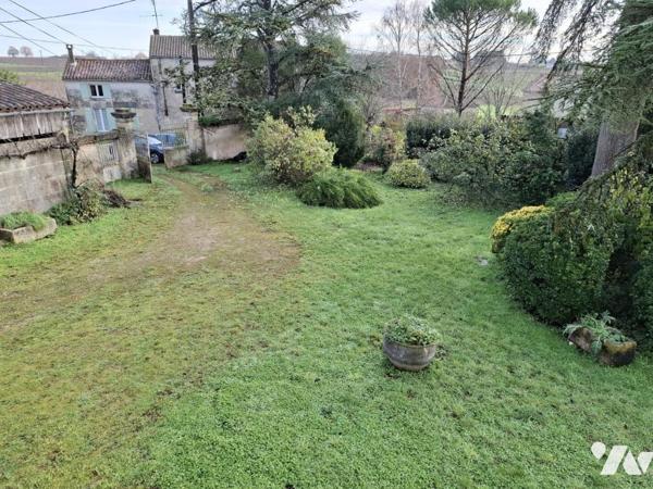 A VAL DE COGNAC - Maison de maître de 228m² hab sur 11 435m² de parc et 150m² de dépendances