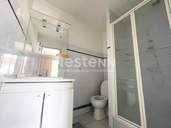 BORDEAUX - SAINT GENES - Appartement T1bis - Dernier étage - Immeuble pierres - Petite copropriété 4 lots - Vendu libre