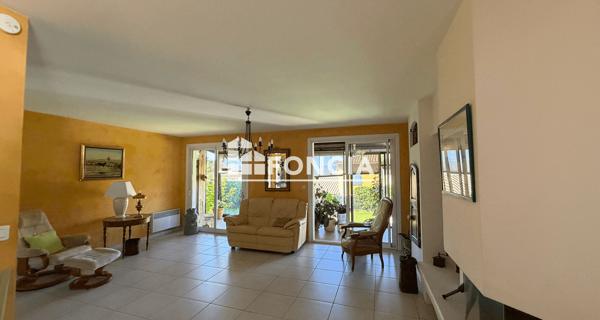 À vendre Maison 4 pièces 171 m² - Villelaure 84530