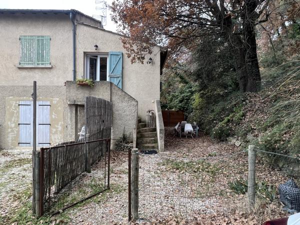 Lauris (84360) Appartement T2 rénové avec jardin