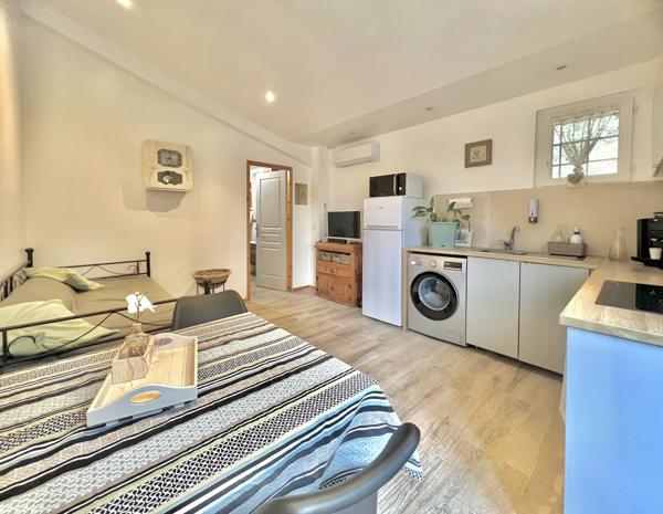 Lauris (84360) Appartement T2 rénové avec jardin