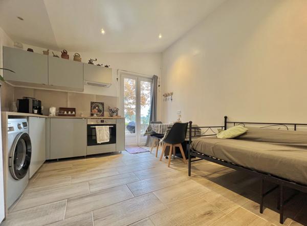 Lauris (84360) Appartement T2 rénové avec jardin