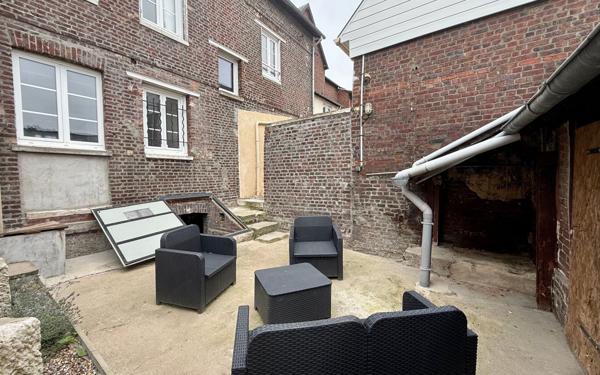 Immeuble à vendre    14 pièces • 337 m2 Déville-lès-Rouen