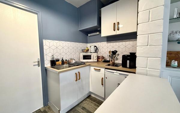 Immeuble à vendre    14 pièces • 337 m2 Déville-lès-Rouen