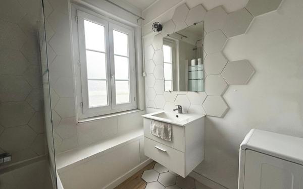 Immeuble à vendre    14 pièces • 337 m2 Déville-lès-Rouen