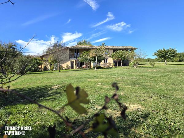 Magnifique ferme authentique de charme - 200m² rénovés avec passion - Vue panoramique - Calme absolu - Second logement attenant.