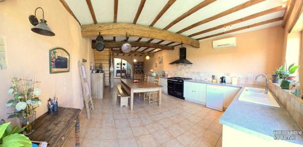 Magnifique ferme authentique de charme - 200m² rénovés avec passion - Vue panoramique - Calme absolu - Second logement attenant.