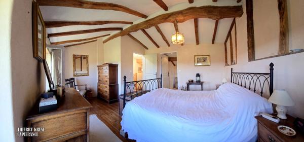 Magnifique ferme authentique de charme - 200m² rénovés avec passion - Vue panoramique - Calme absolu - Second logement attenant.