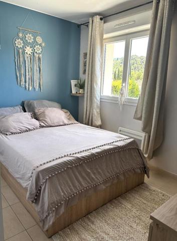 Maison récente 4 pièces - deux niveaux, extérieur et belle luminosité