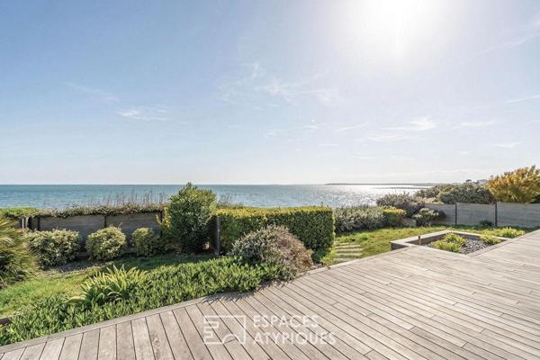 Villa rénovée en surplomb de la plage de Bonne Source avec accès direct au littoral