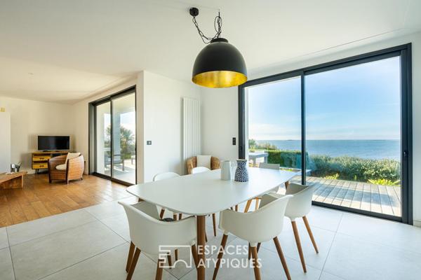 Villa rénovée en surplomb de la plage de Bonne Source avec accès direct au littoral