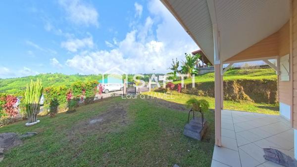 Maison T3, en bois, terrain plat, quartier calme.