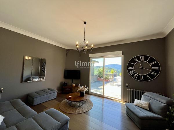 Maison familiale avec vue panoramique sur les Pyrénées