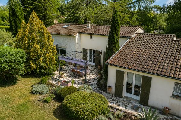 Voeuil et Giget – Belle Maison avec piscine