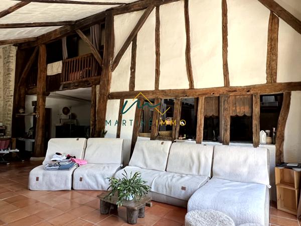 A VENDRE MAISON PIERRE 400M² AVEC PISCINE