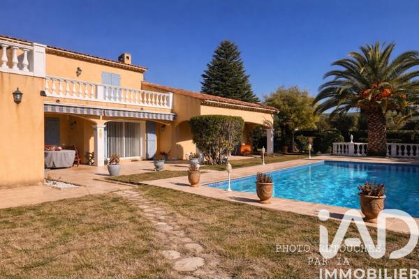 Maison à vendre 5 pièces 169 m² Le Castellet