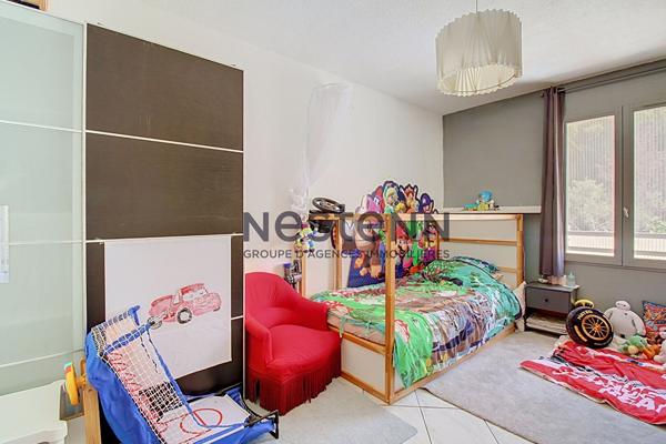 Maison T5 de 102 m² avec extérieurs et 4 chambres