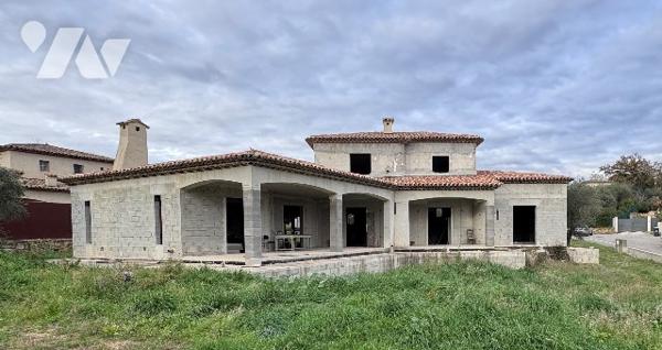 À VENDRE – MAISON A FINIR - 247 m² - VALBONNE