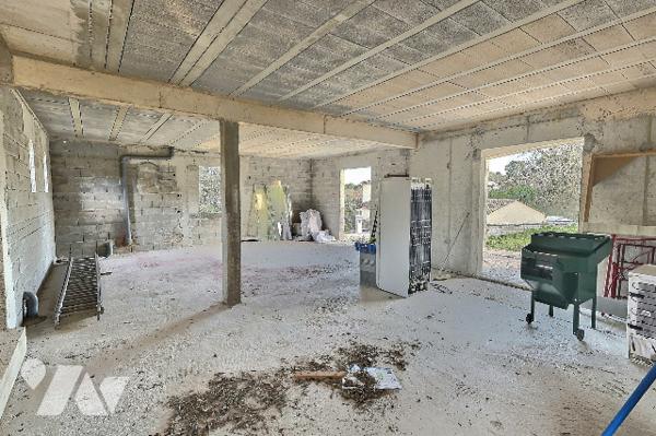 À VENDRE – MAISON A FINIR - 247 m² - VALBONNE