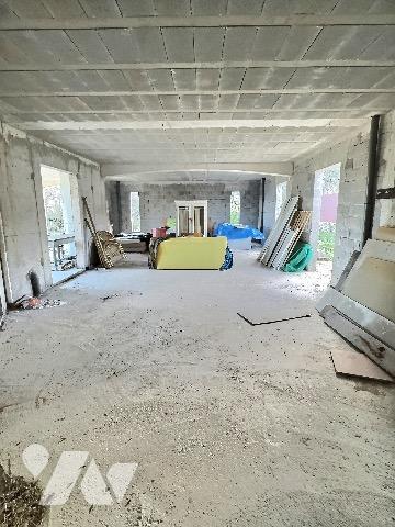 À VENDRE – MAISON A FINIR - 247 m² - VALBONNE