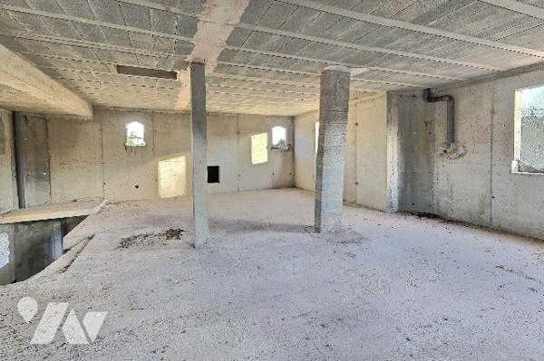 À VENDRE – MAISON A FINIR - 247 m² - VALBONNE