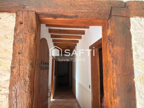 MAISON EN PIERRE ET PISCINE SUR TERRAIN DE 9173 m2