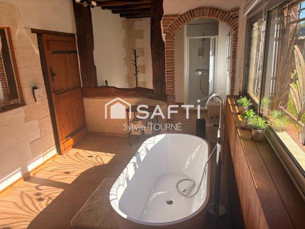 MAISON EN PIERRE ET PISCINE SUR TERRAIN DE 9173 m2