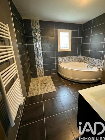 Maison à vendre 8 pièces 144 m² La Chapelle-Saint-Ursin