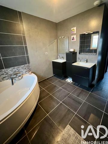 Maison à vendre 8 pièces 144 m² La Chapelle-Saint-Ursin