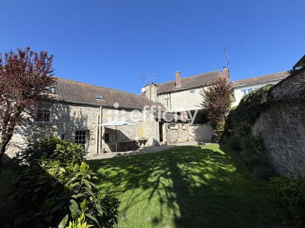 Maison
         4 pièces
        - 108 m² 430 000 € *