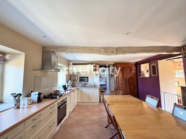 Maison
         4 pièces
        - 108 m² 430 000 € *