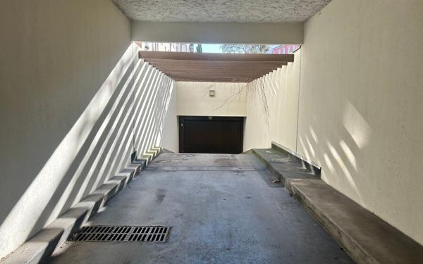 Stationnement à louer    12 m2 Lyon 3