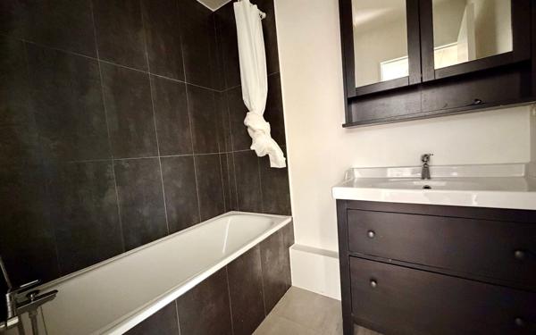 Appartement à louer    2 pièces • 54,25 m2 Noisy-le-Grand