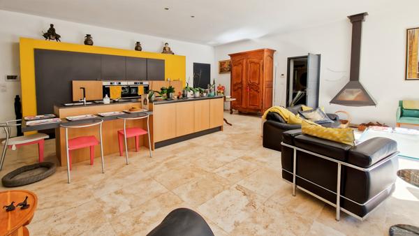 Uzès (30700) Sublime propriété comprenant 2 villas