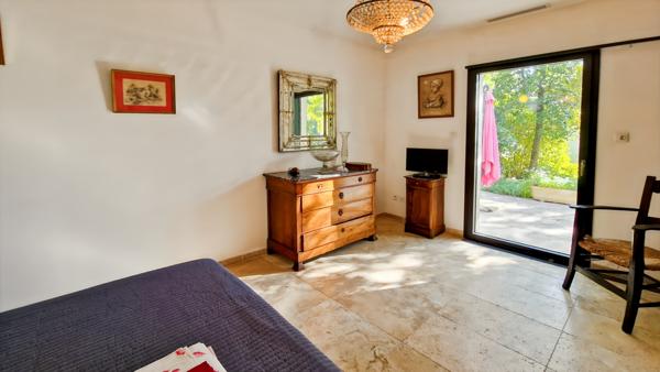 Uzès (30700) Sublime propriété comprenant 2 villas