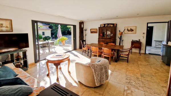 Uzès (30700) Sublime propriété comprenant 2 villas