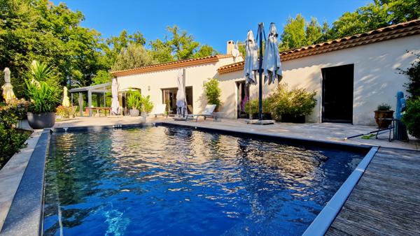 Uzès (30700) Sublime propriété comprenant 2 villas