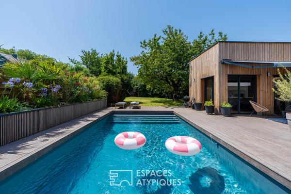 Maison néo-bretonne entièrement rénovée, extension d’architecte et piscine chauffée ? Carquefou, à deux pas du centre-ville