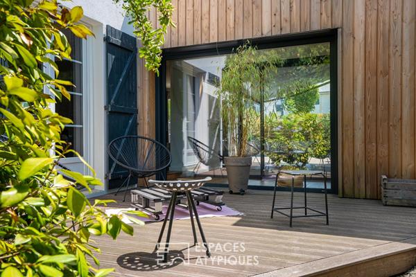 Maison néo-bretonne entièrement rénovée, extension d’architecte et piscine chauffée ? Carquefou, à deux pas du centre-ville