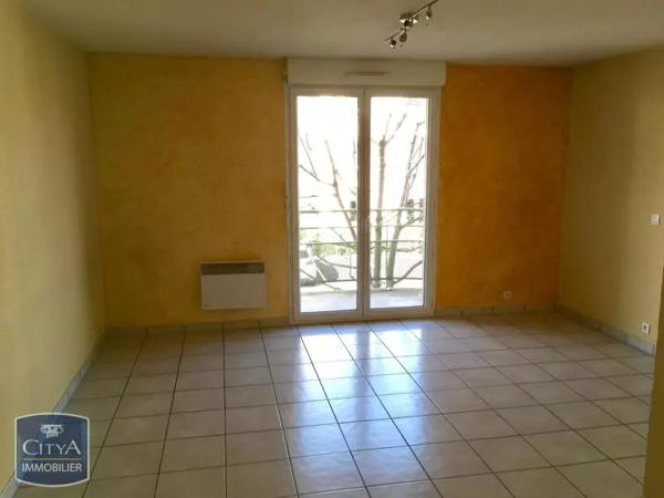 Appartement à louer 2 pièces 54.56m²