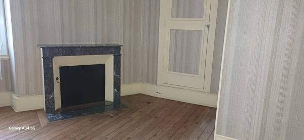 Maison de village en pierres de taille à Lézinnes 89160, 2 chambres