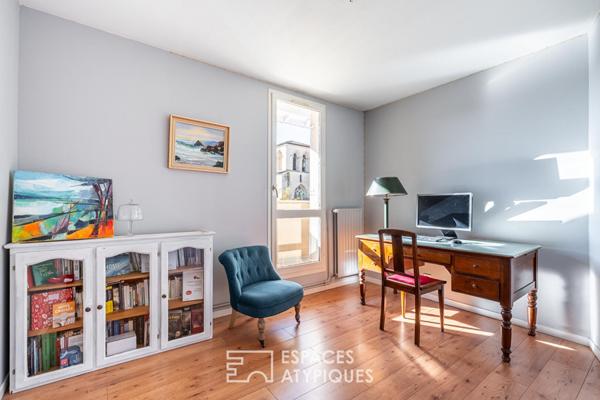 Appartement rénové avec terrasse et garage