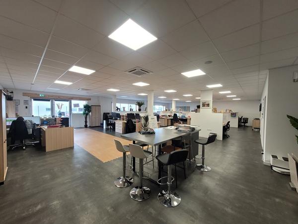 A VENDRE - 448m² - Local d'activité Montaigu Vendee
