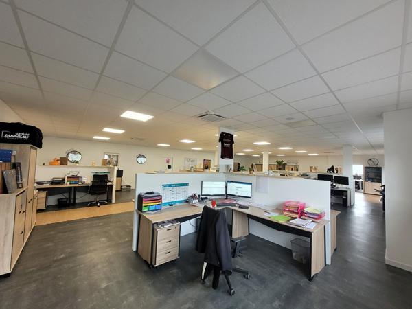 A VENDRE - 448m² - Local d'activité Montaigu Vendee