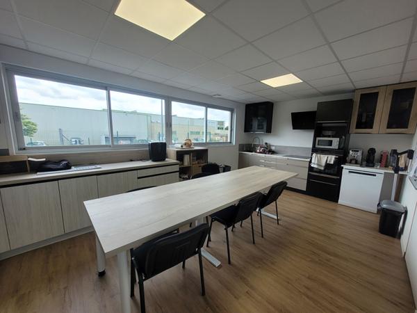A VENDRE - 448m² - Local d'activité Montaigu Vendee